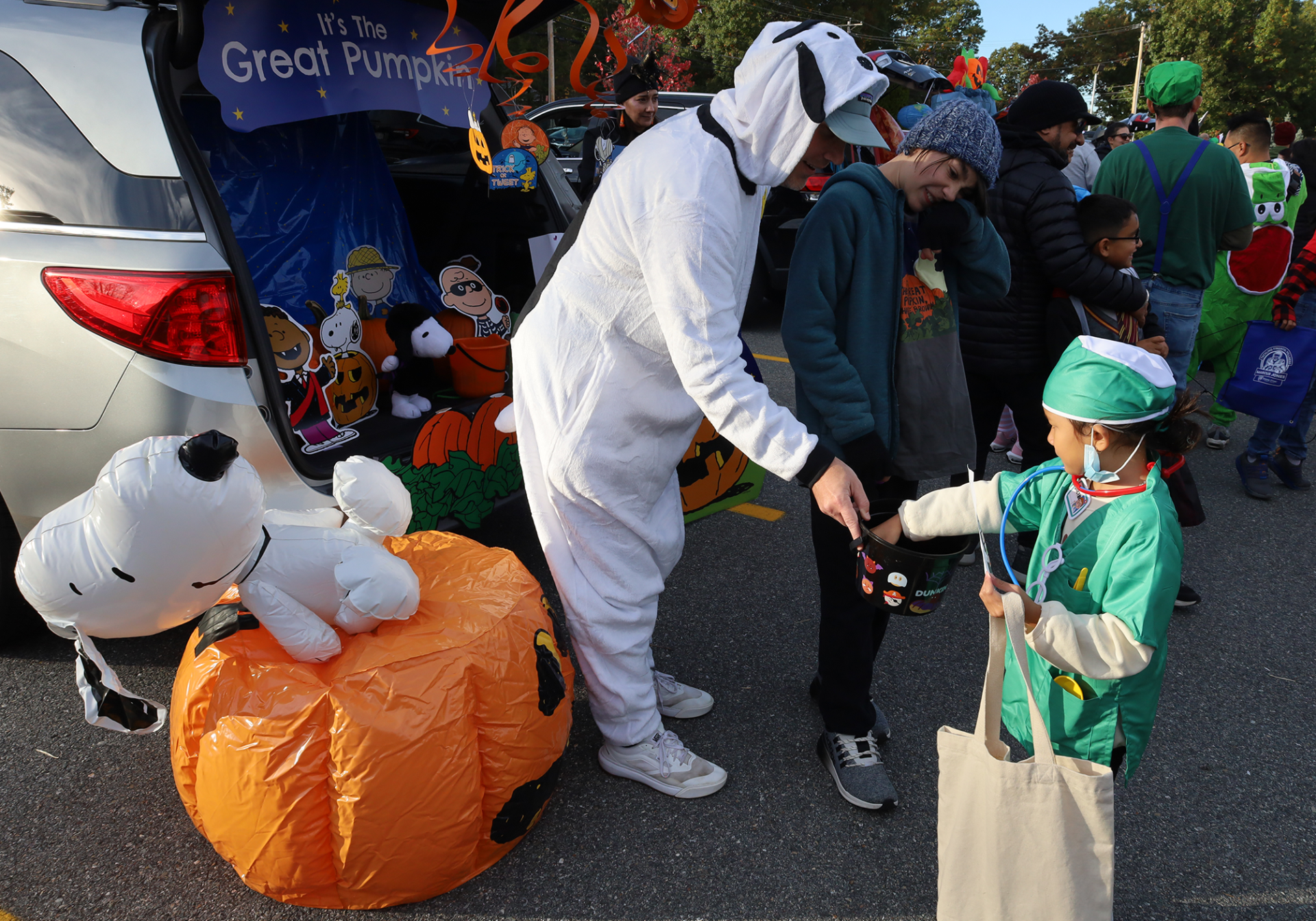 Harrington Trunk-Or-Treat 2026 Harrington Elementary School students and their families enjoy trunk-or-treating in the parking lot on Saturday, October 17, 2026.